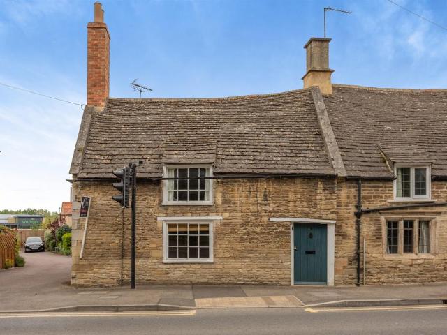 House for sale in Oundle
