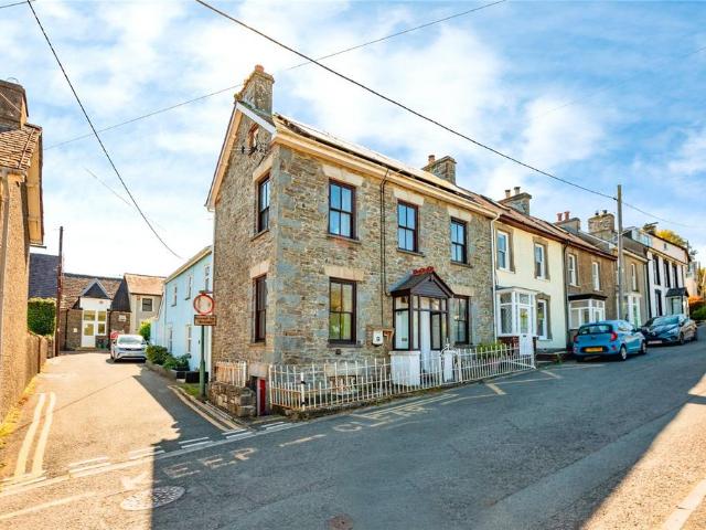 House for sale in New Quay