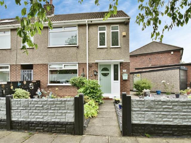 House for sale in Cheadle Hulme, Greater Manchester