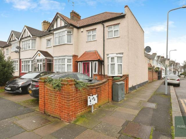 House for sale in Gants Hill, Greater London