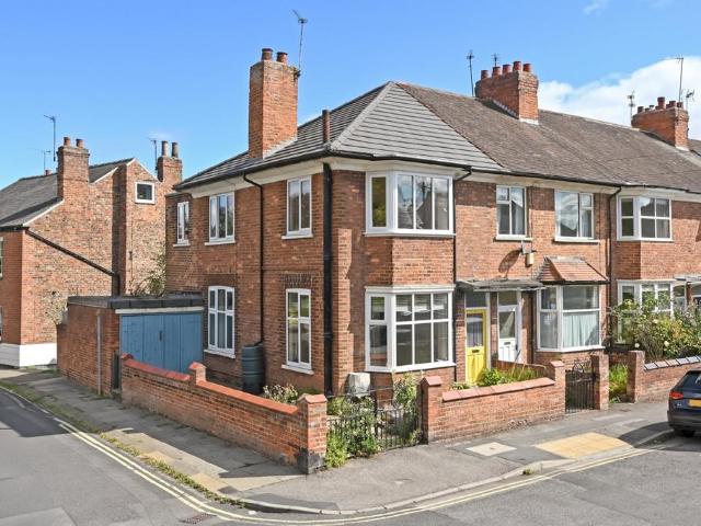House for sale in High Field, York