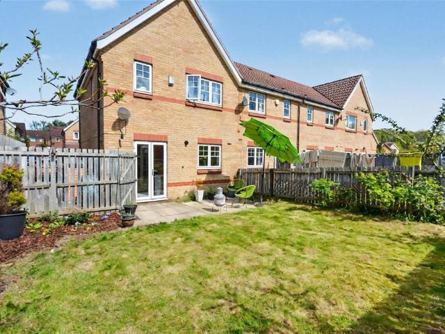 House for sale in Wortley, West Yorkshire