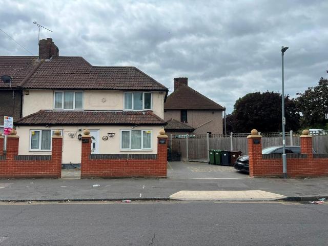 House for sale in Becontree, Greater London