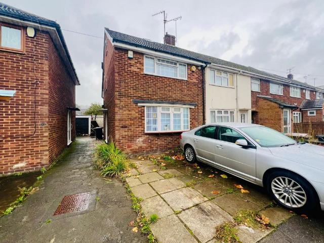 House for sale in Spring Park, Luton