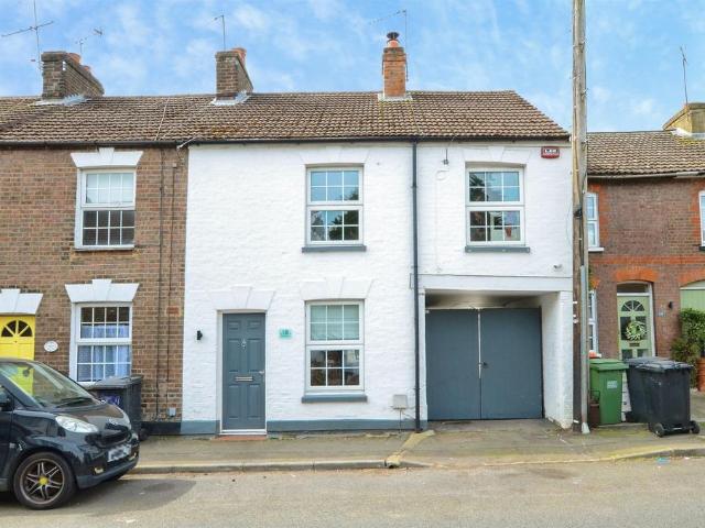 House for sale in Slip End, Bedfordshire