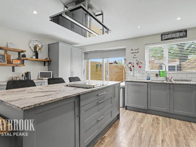 House for sale in Waterthorpe, South Yorkshire