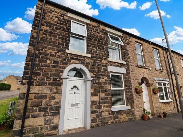 House for sale in Whitfield, Charlesworth