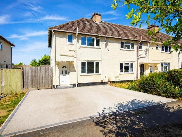 House for sale in Overslade, New Bilton
