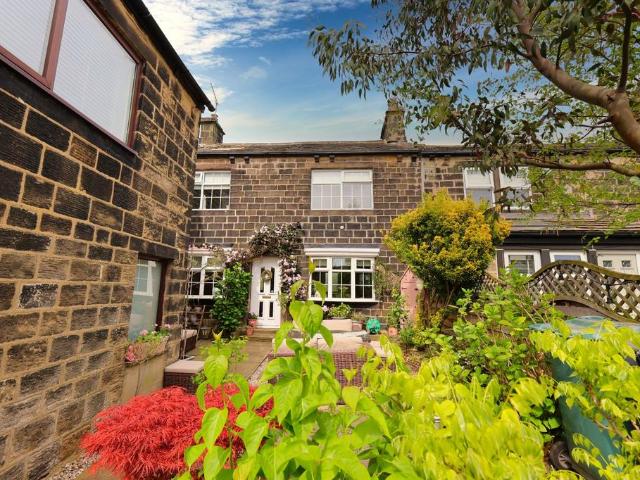 House for sale in Yeadon, West Yorkshire