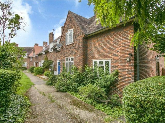 House for sale in London Borough of Wandsworth, Greater London