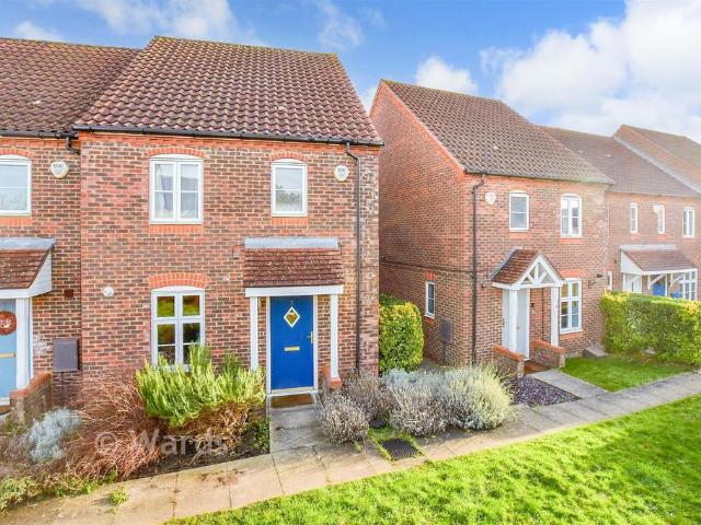 House for sale in Allington, Midway