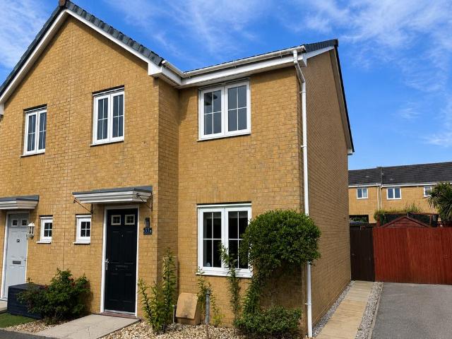 House for sale in Brynmenyn, Wales
