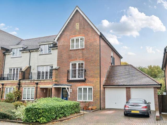 House for sale in Littlecote, West Sussex