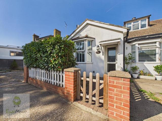 House for sale in Brompton, Gillingham