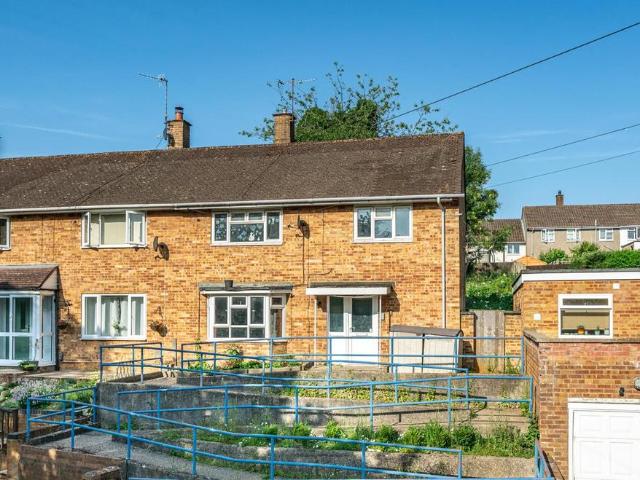 House for sale in Bourne End, Pouchen End