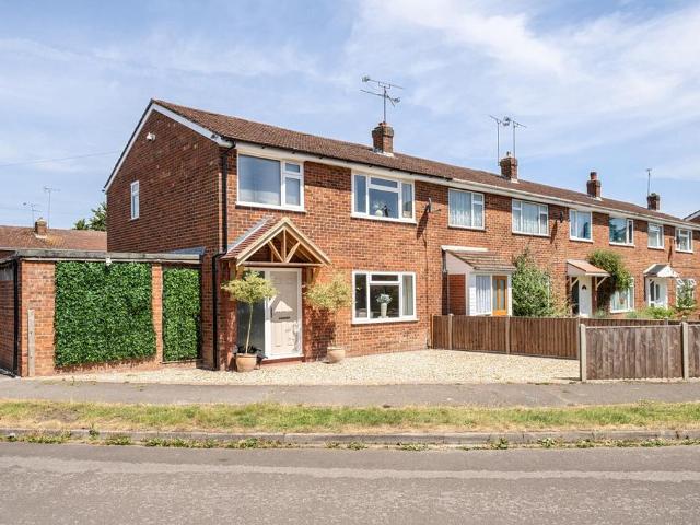House for sale in Frogmore, Hart