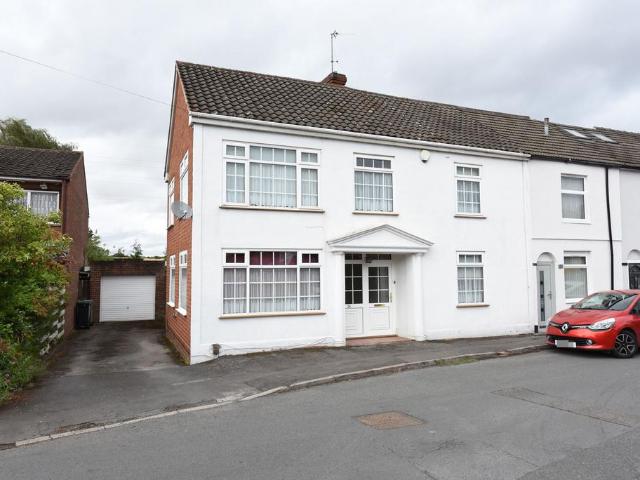 House for sale in Wall Heath, West Midlands