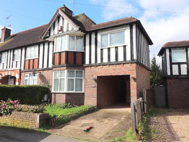 House for sale in Spring Park, Luton