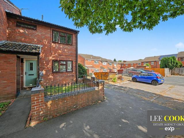 House for sale in Darlaston, West Midlands