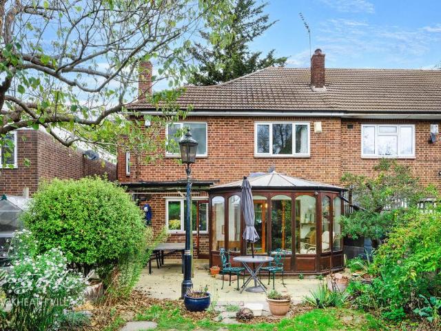 House for sale in Royal Borough of Greenwich, Greater London