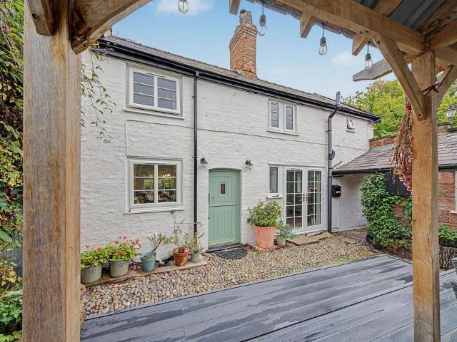House for sale in Daresbury