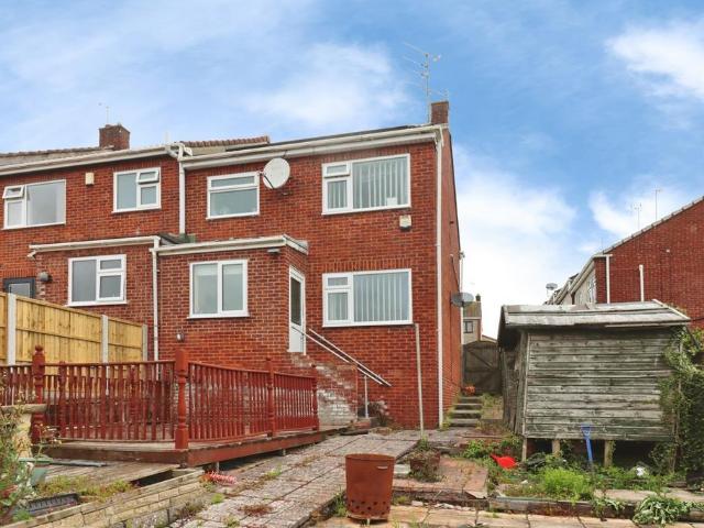 House for sale in Kingswood