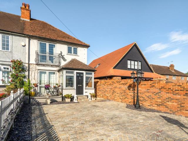 House for sale in Lower Halliford