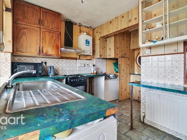 House for sale in Yeading, Greater London