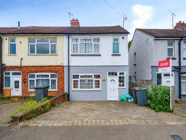 House for sale in Lewsey Farm, Luton