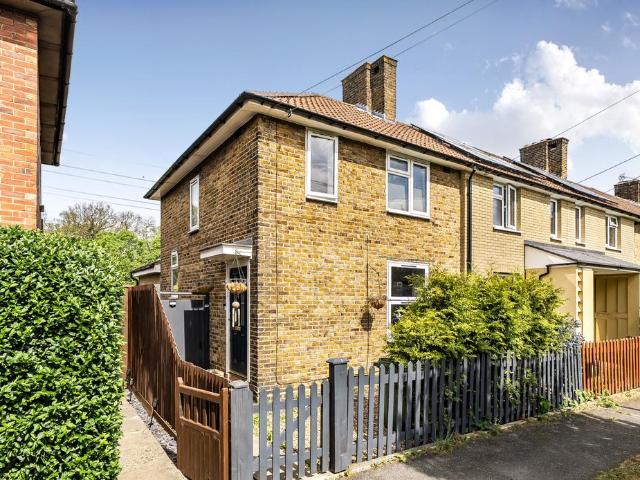 House for sale in Rosehill, Greater London