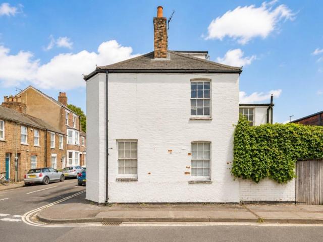 House for sale in The Slade, Oxfordshire