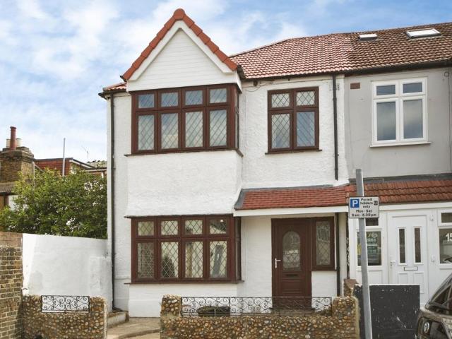 House for sale in Upton Park, Greater London