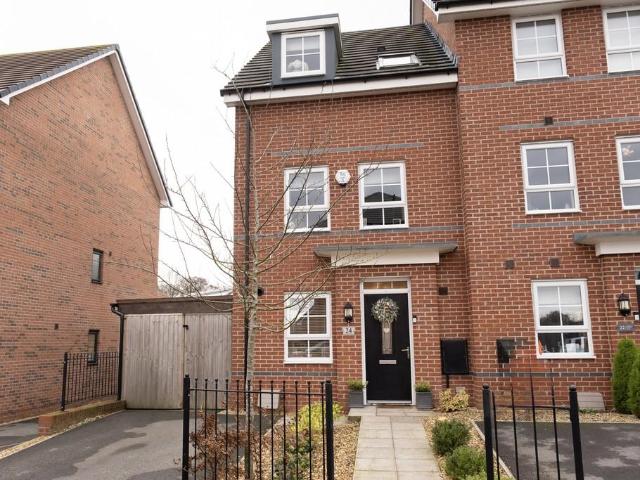 House for sale in Sandbach Heath, Sandbach