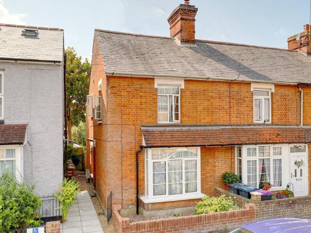 House for sale in Kings Hill, Colliers End