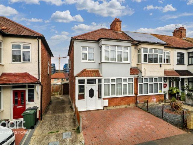 House for sale in Upper Walthamstow, Greater London