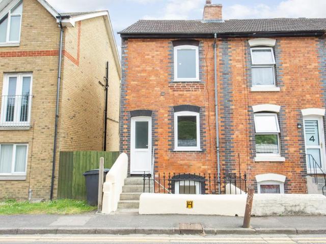 House for sale in River, Ash
