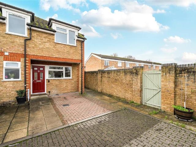 House for sale in Lower Green Esher, Blackhills