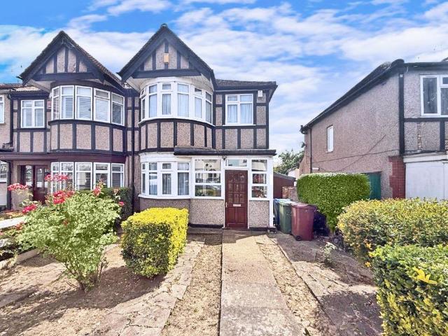 House for sale in Lane, Greater London