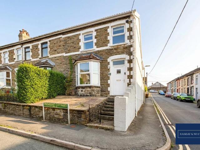 House for sale in Maesycwmmer, Wales