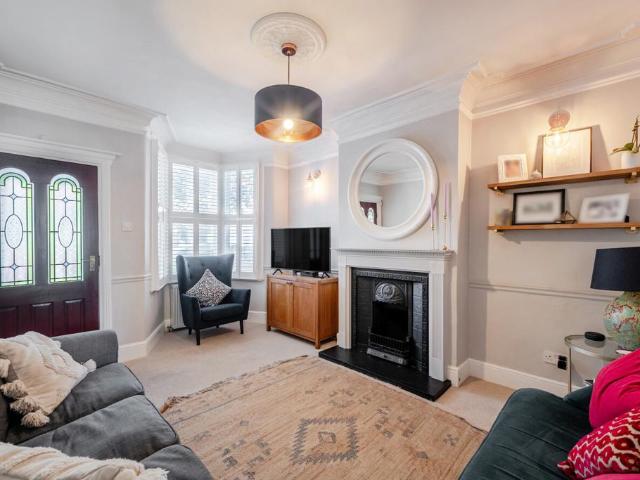 House for sale in London Borough of Merton, Mitcham