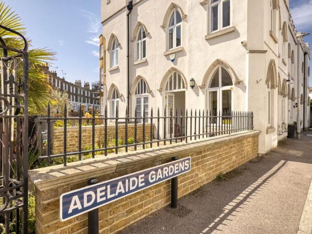 House for sale in Chilton, Acol