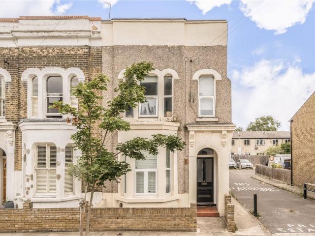 House for sale in Old Ford, Mile End