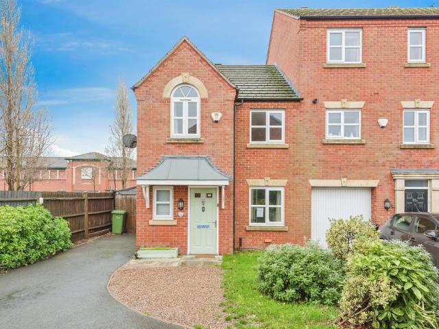 House for sale in Kettlebrook, Staffordshire