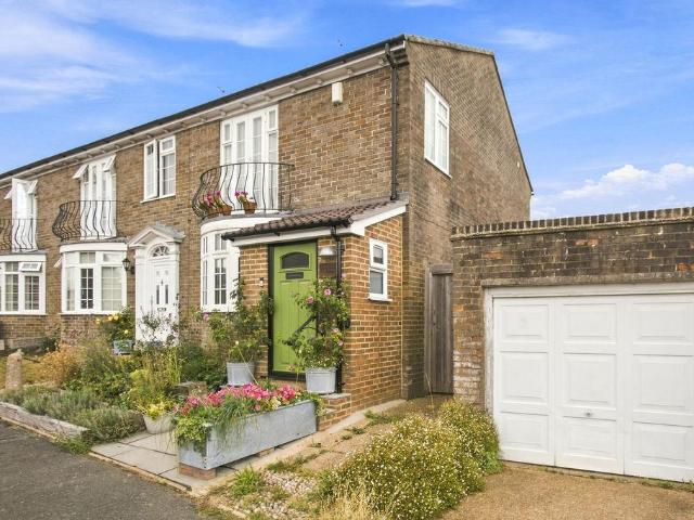 House for sale in Perryfields, West Sussex