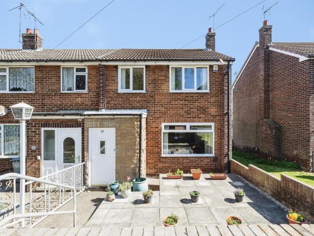 House for sale in Churwell, West Yorkshire