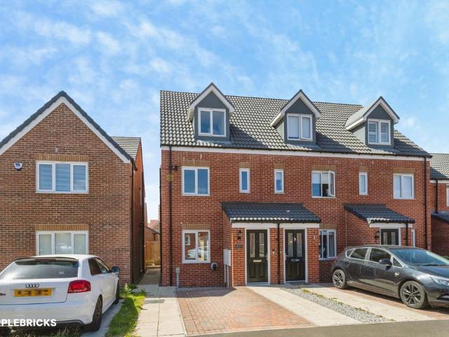 House for sale in Burnside, Fence Houses