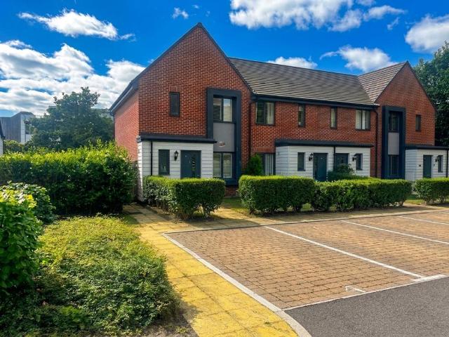 House for sale in Harbourland, Midway