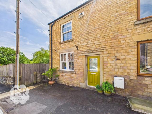 House for sale in Charlesworth, East Midlands