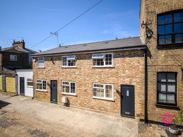 House for sale in London Borough of Barnet, Greater London