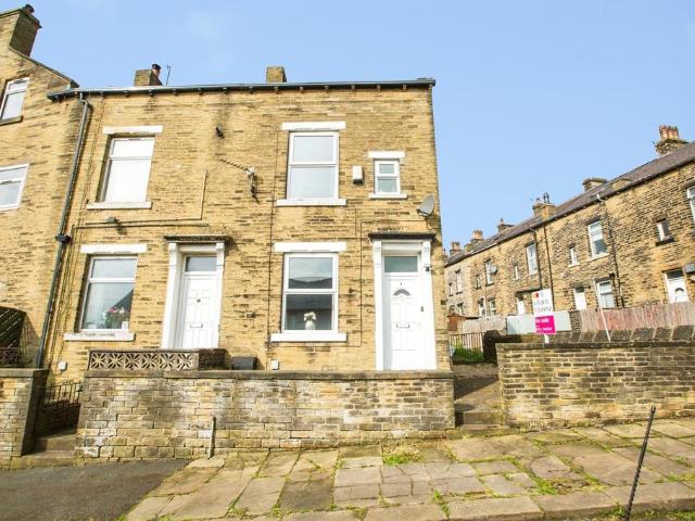 House for sale in Ovenden, Halifax